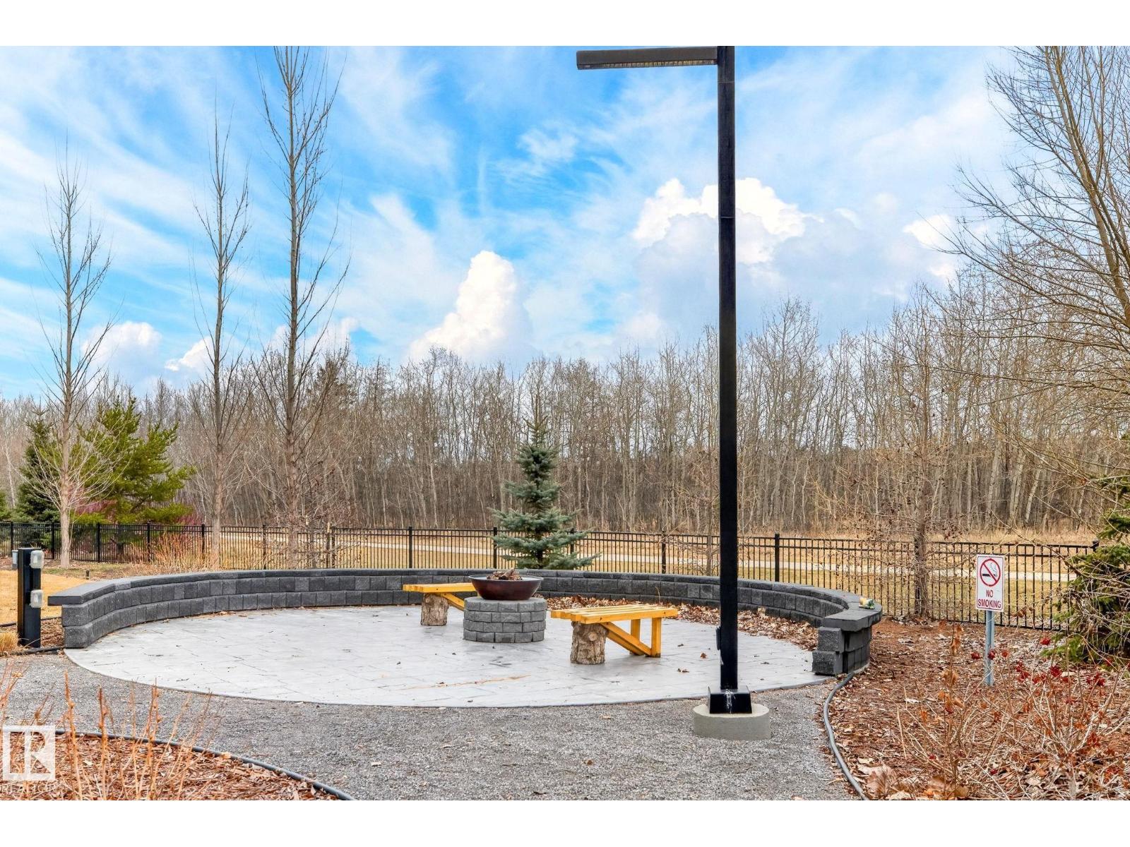 #520 7463 MAY CM NW, Edmonton