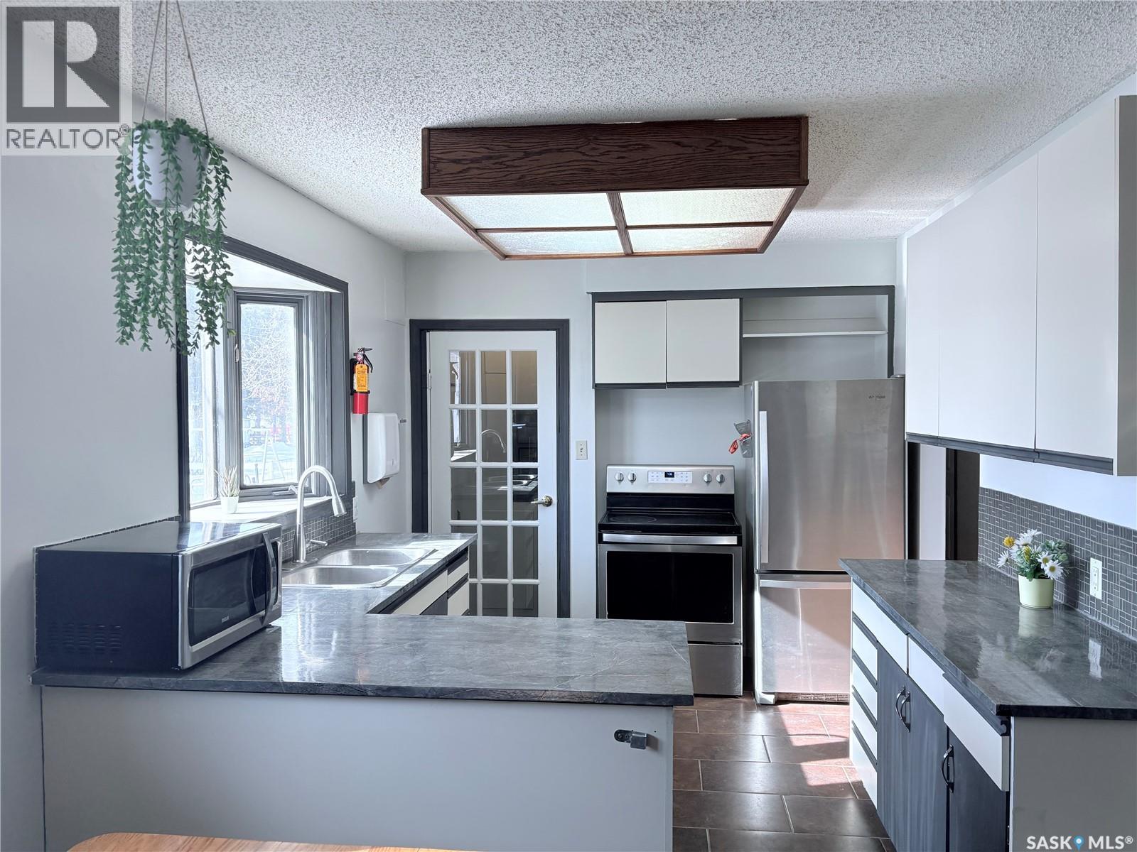 102 Bailey DRIVE - 3