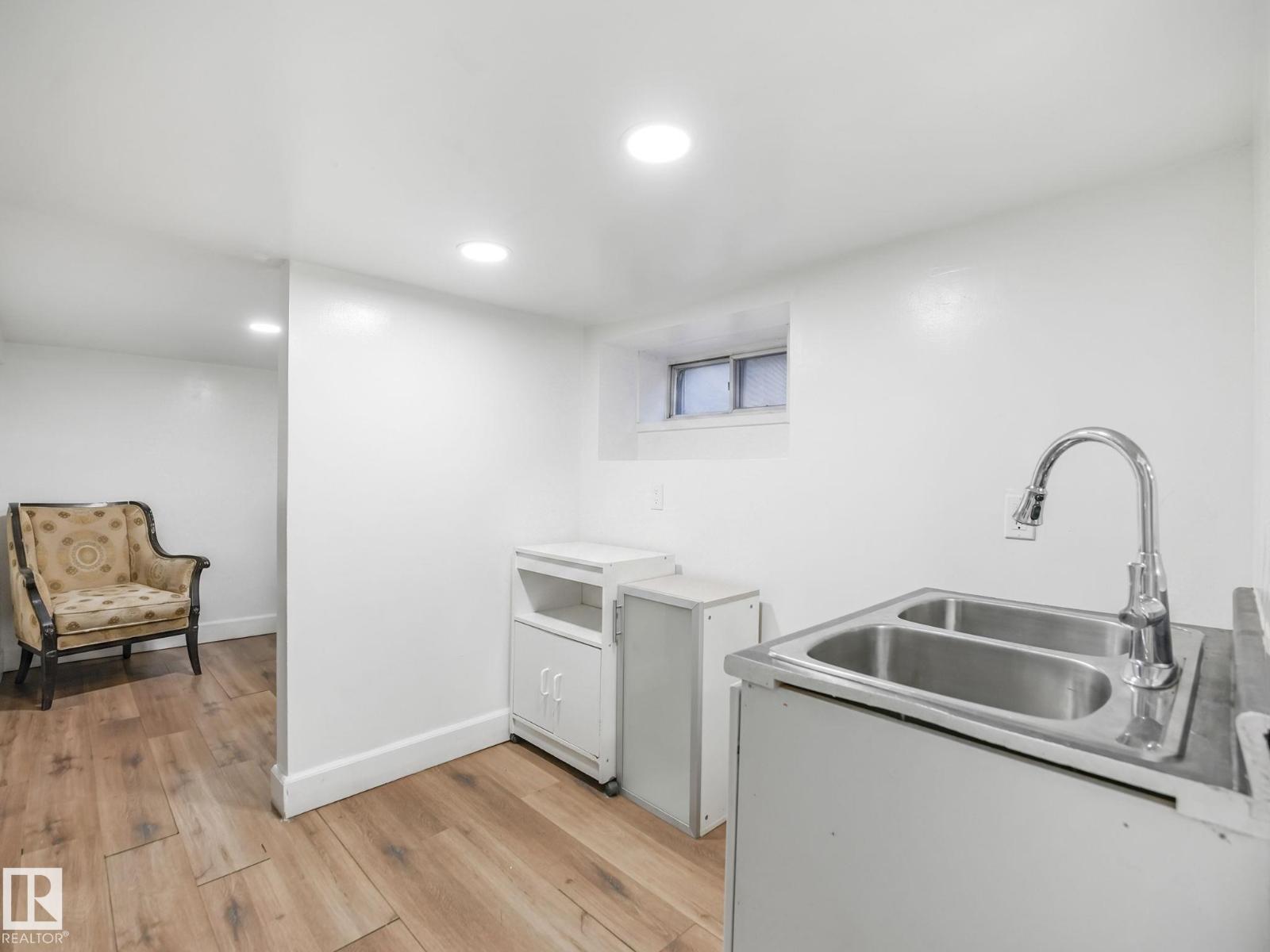 9632 106A AV NW, Edmonton