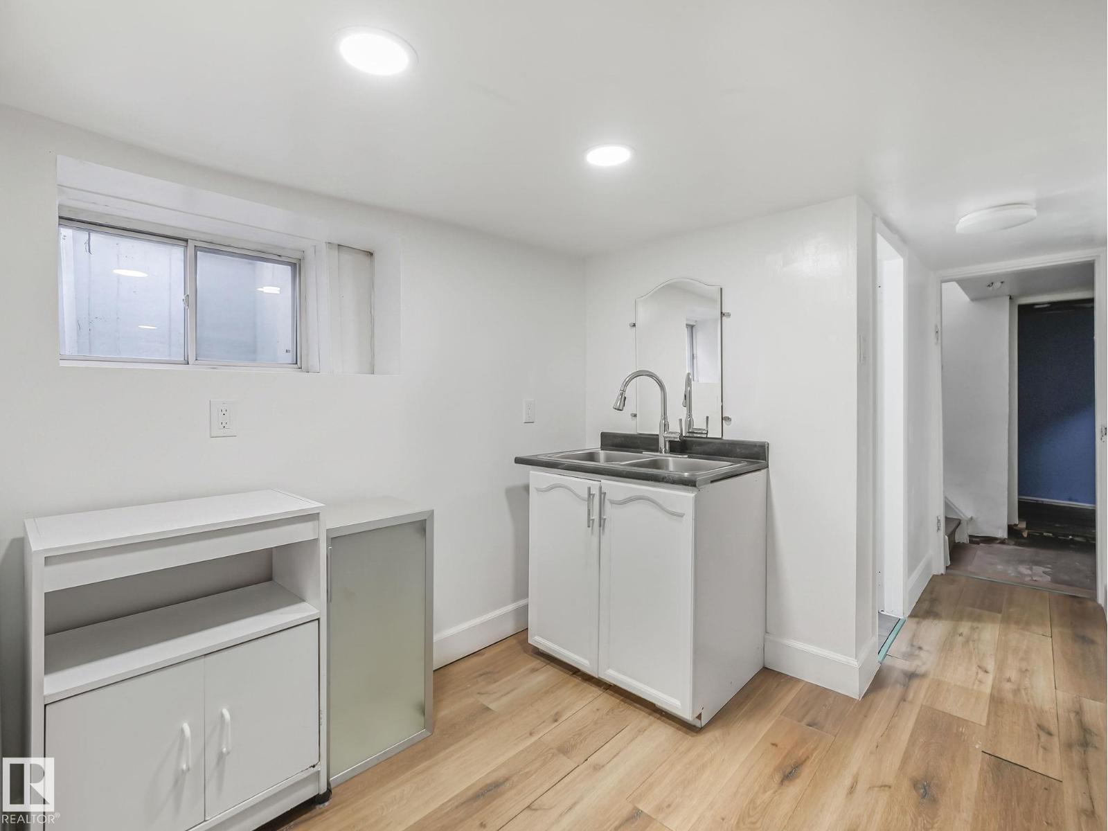 9632 106A AV NW, Edmonton