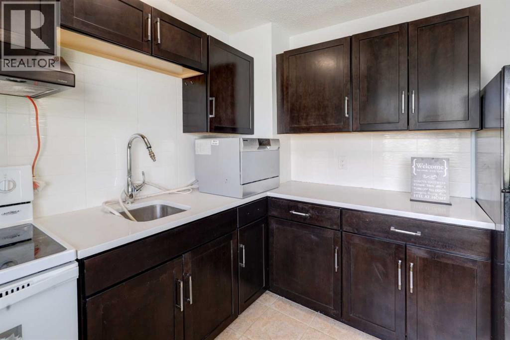 319 Georgian Villas NE - 10