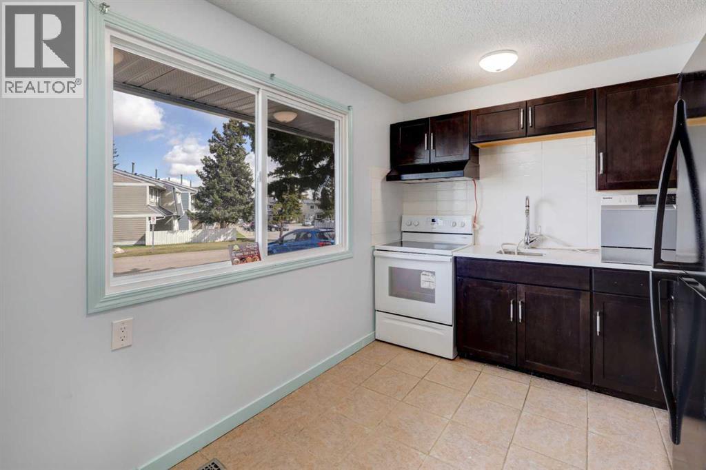 319 Georgian Villas NE - 6