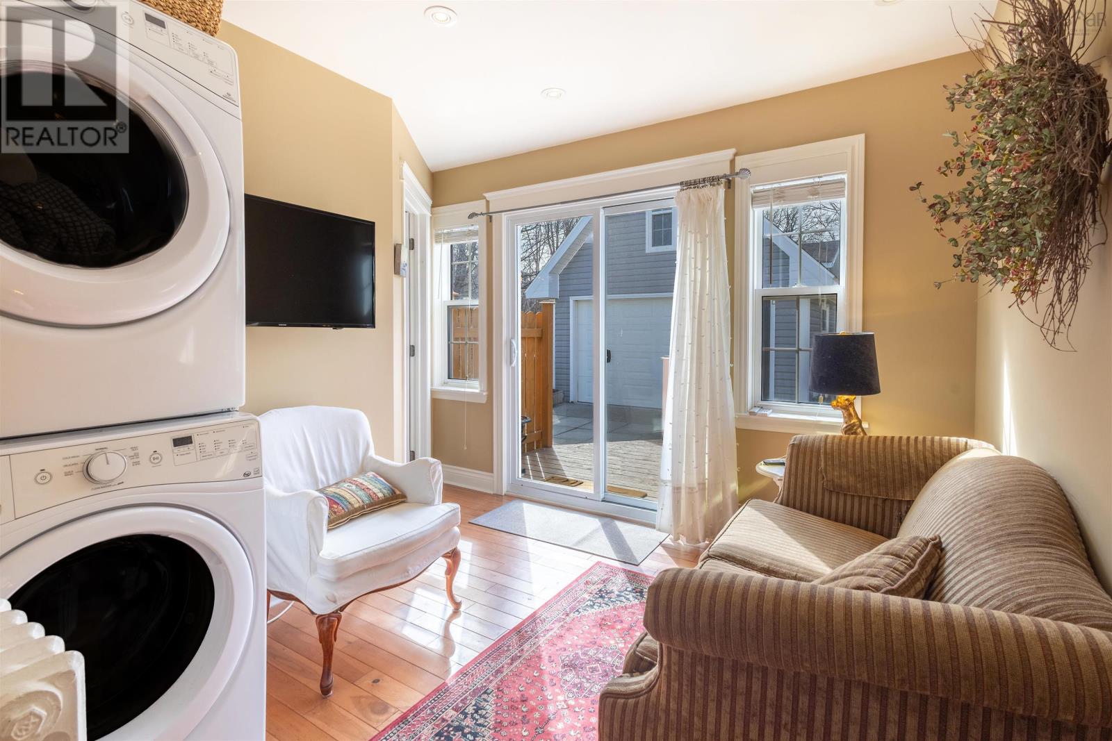 Property 7 of 24 of 102 Crescent Street, B1S 2Z8 Street