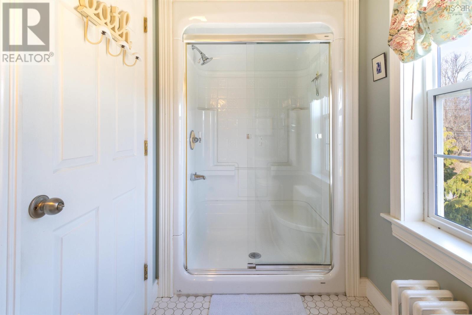 Property 13 of 24 of 102 Crescent Street, B1S 2Z8 Street