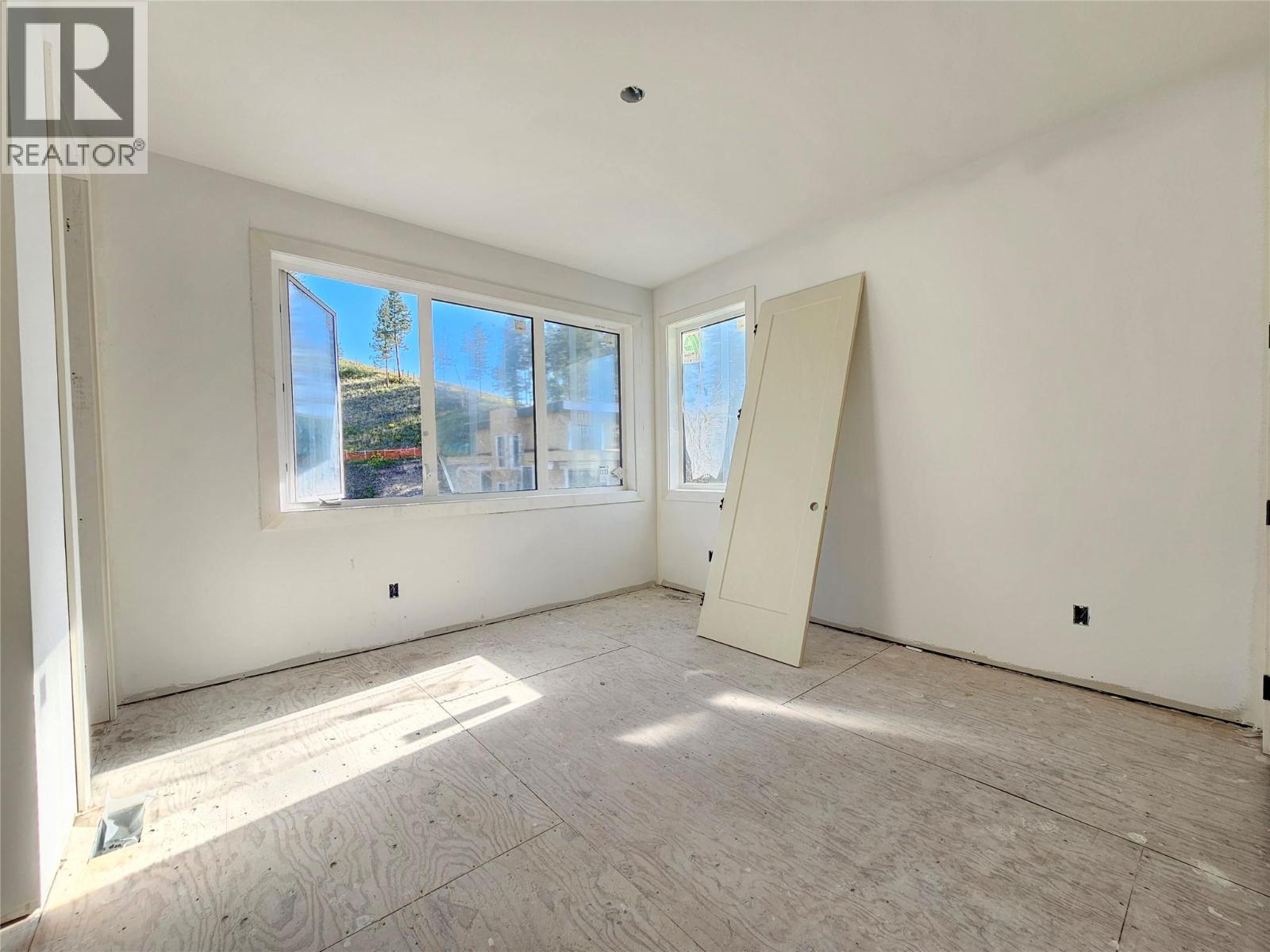#1 757 Barnaby Road - 8
