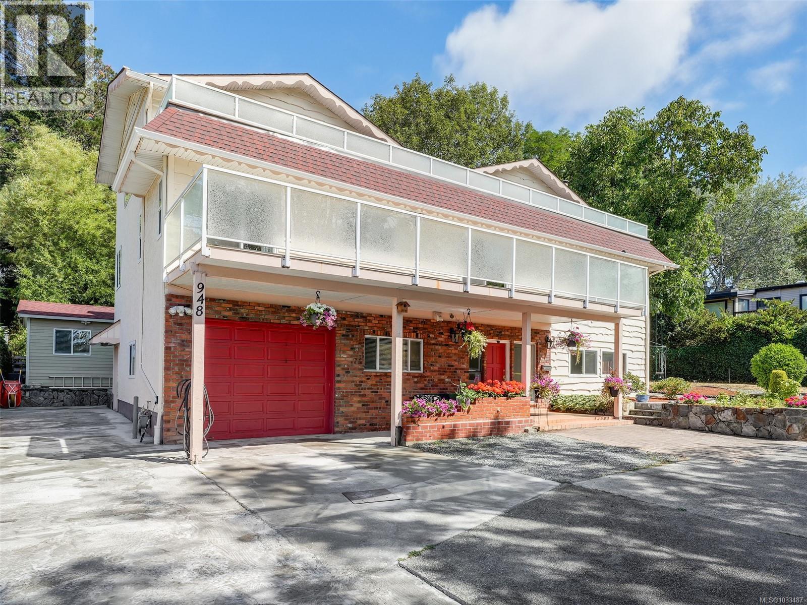  948 McKenzie Avenue, Saanich