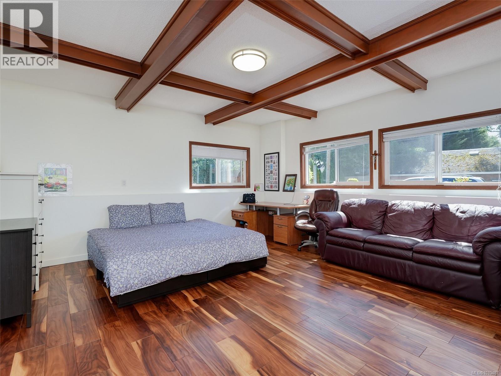 948 McKenzie Ave - 16