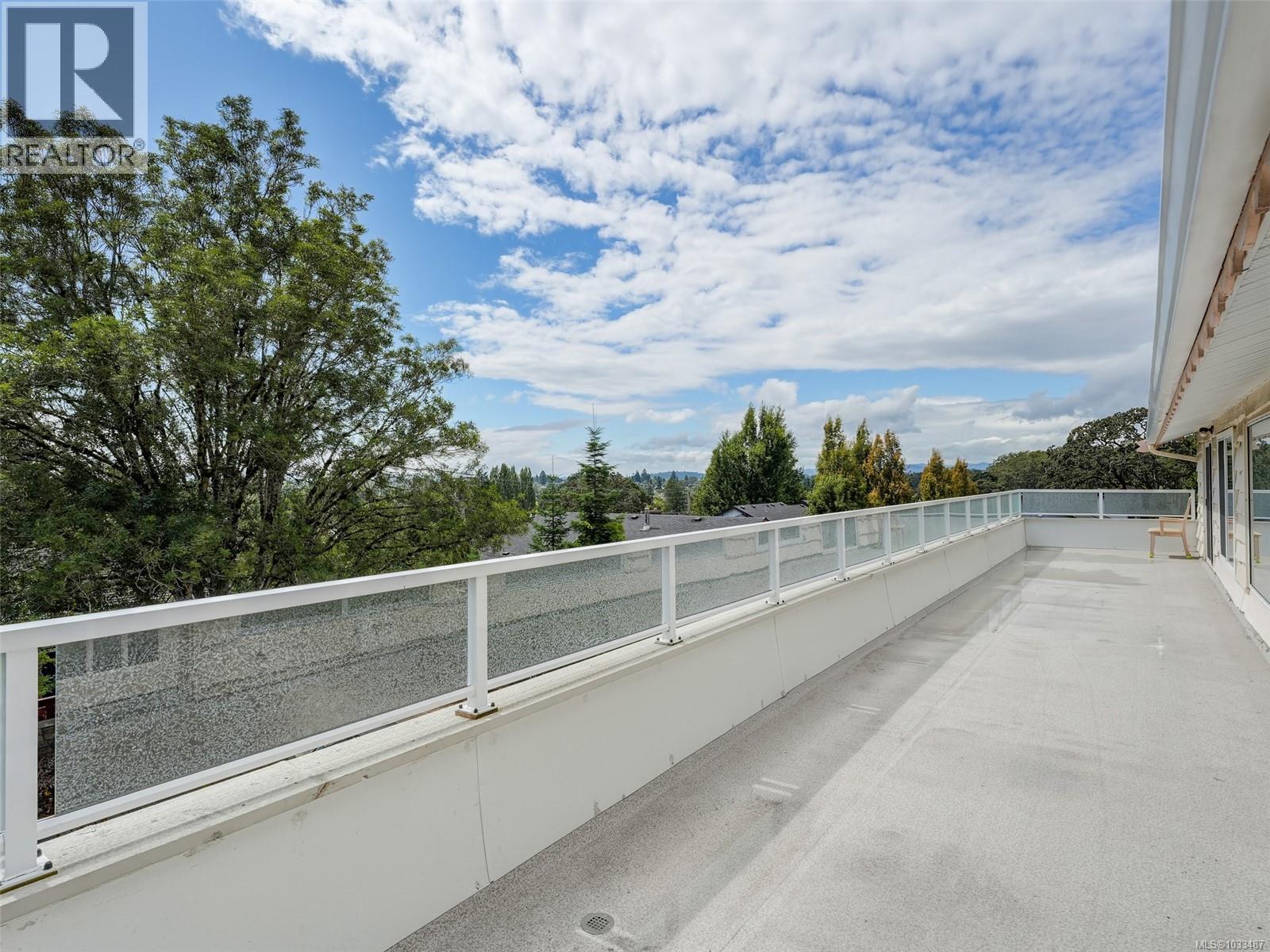 948 McKenzie Ave - 24