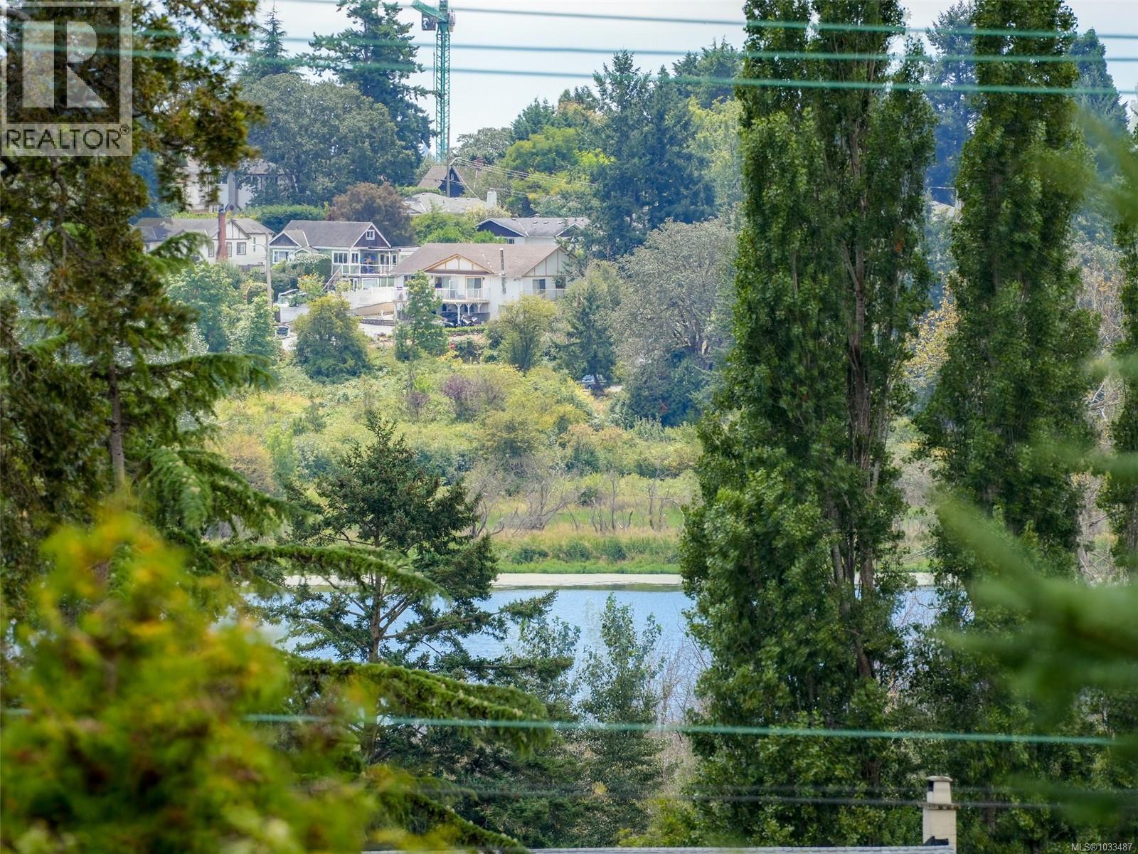 948 McKenzie Ave - 25