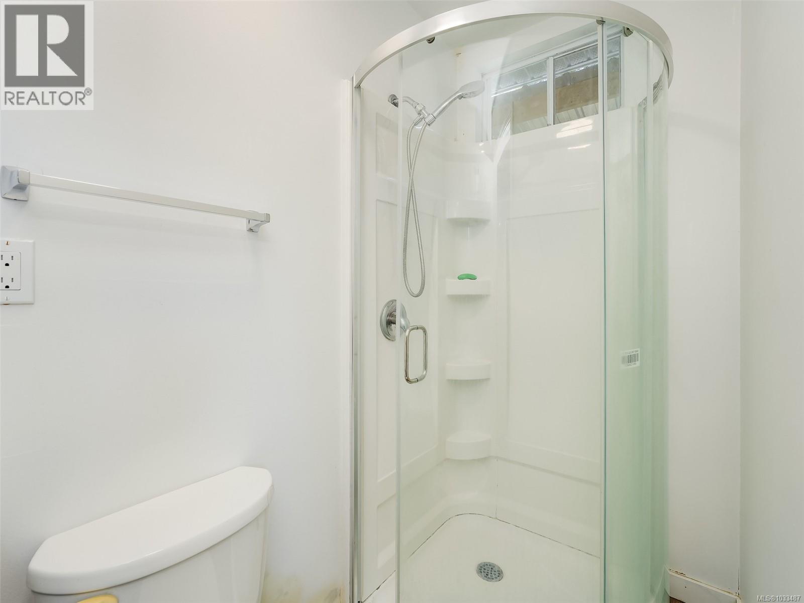 948 McKenzie Ave - 32