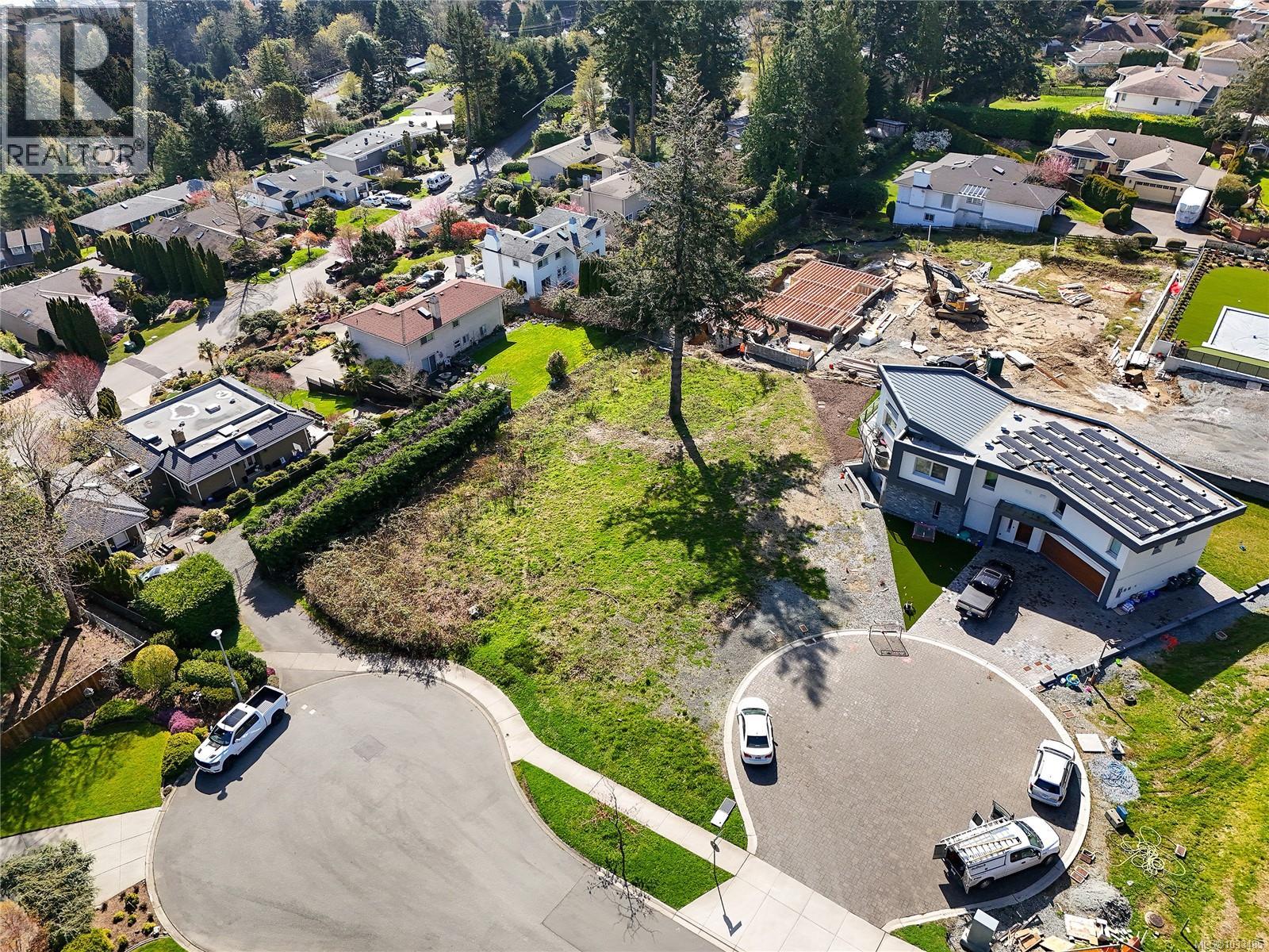  805 Yole Place, Saanich