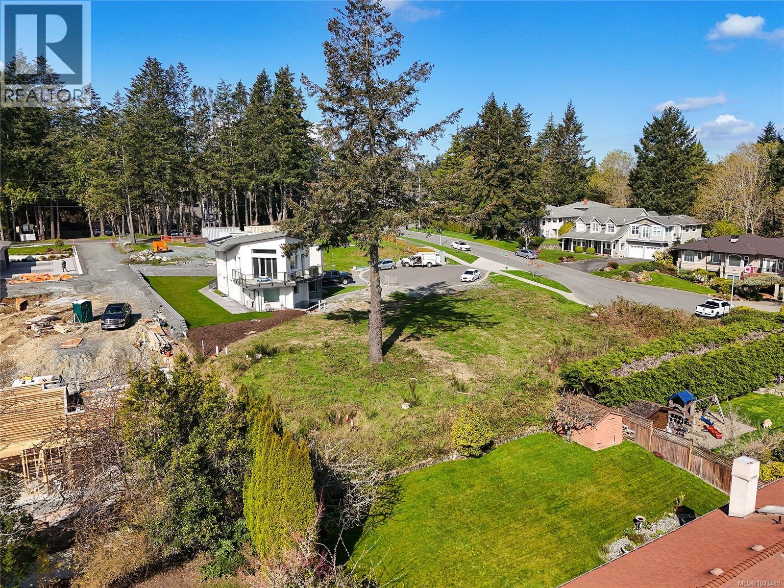  805 Yole Place, Saanich