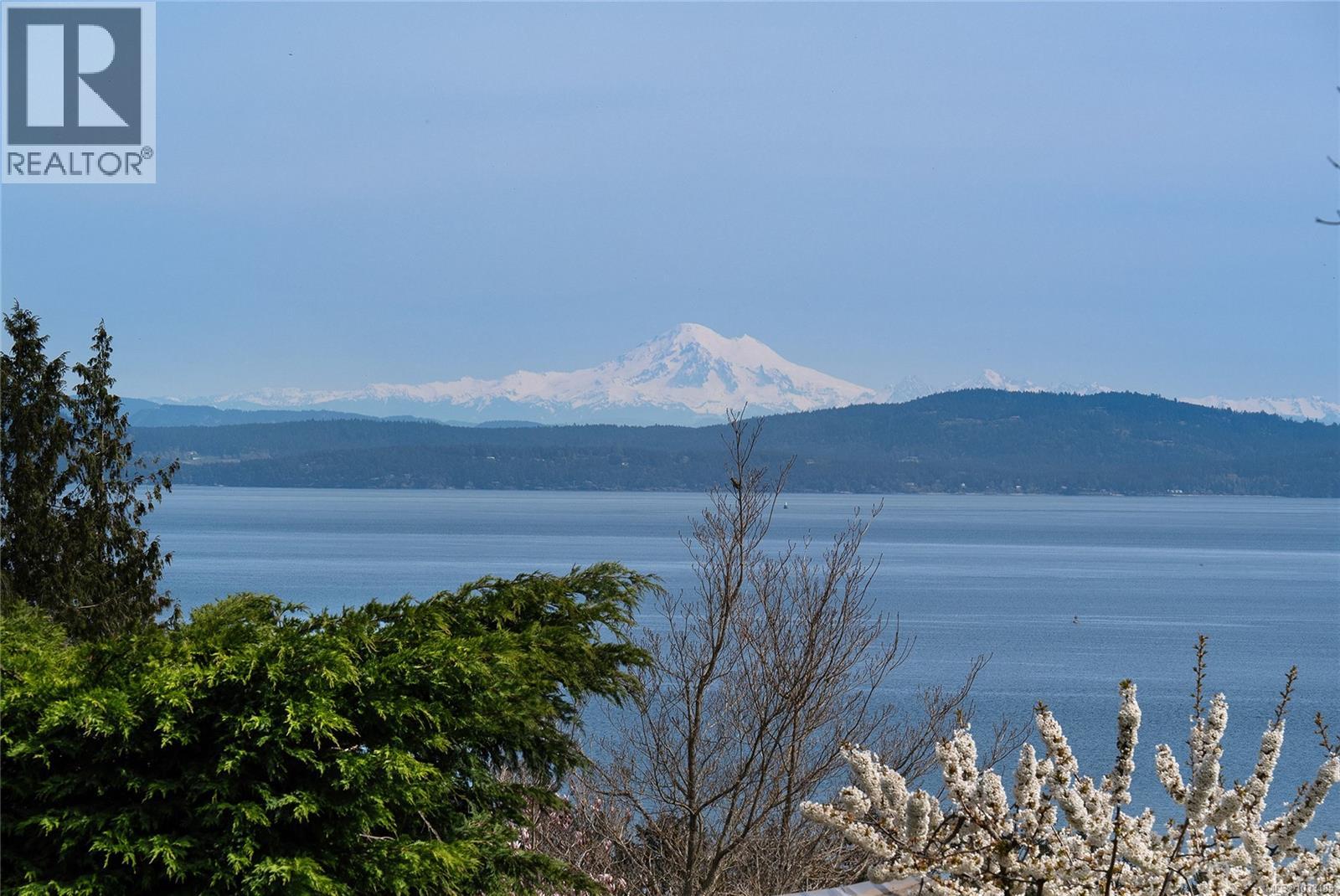  805 Yole Place, Saanich