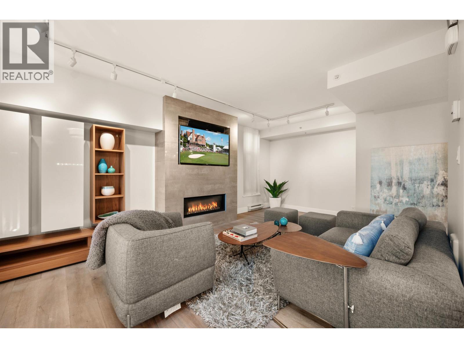 595 BEACH CRESCENT, Vancouver