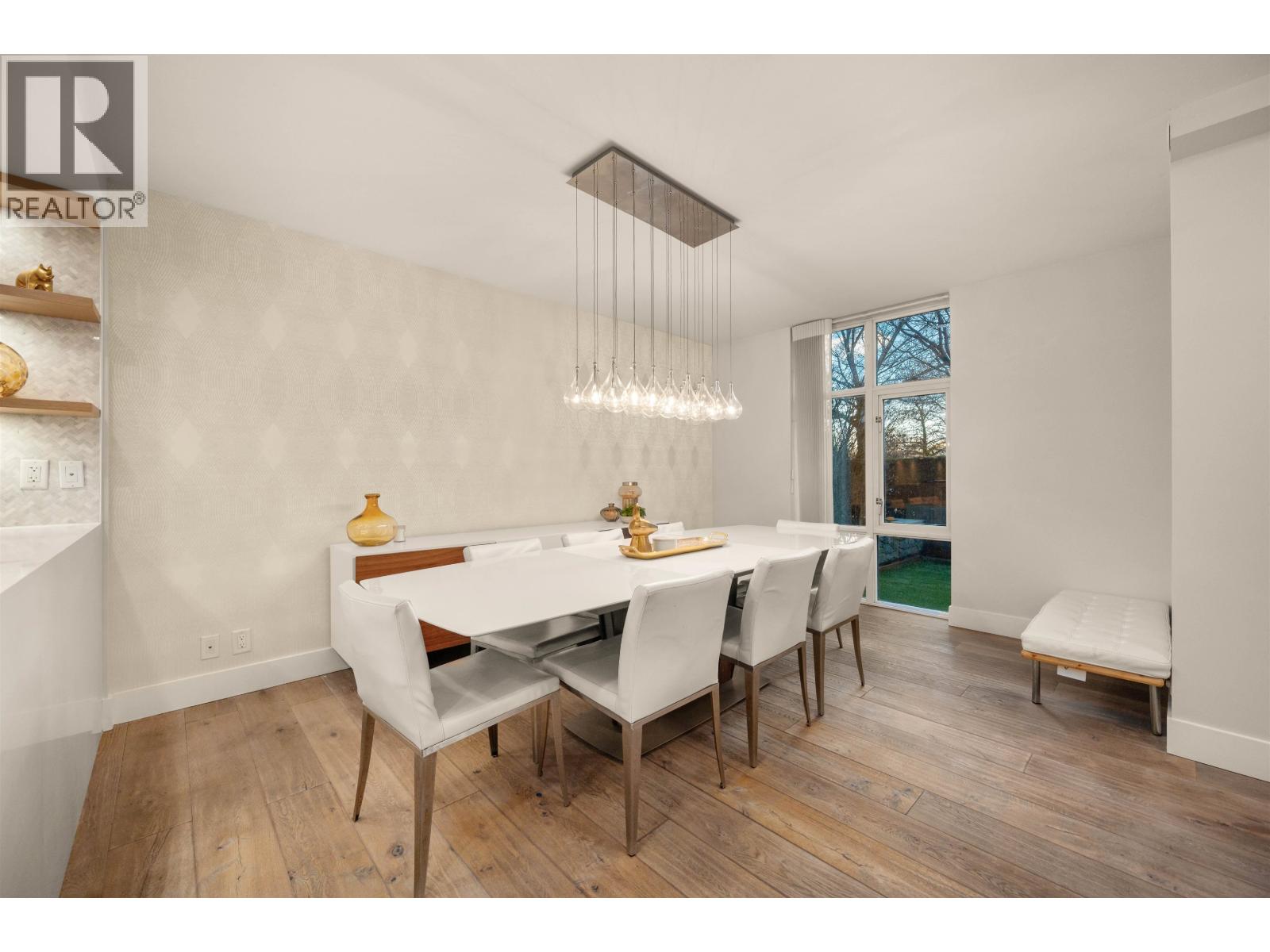 595 BEACH CRESCENT, Vancouver