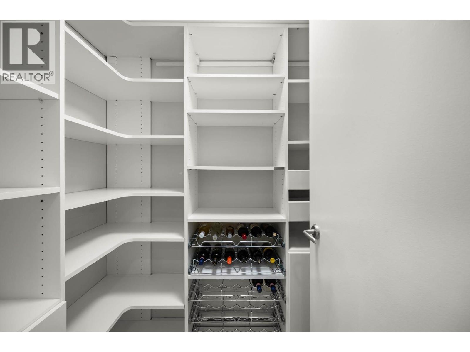 595 BEACH CRESCENT, Vancouver