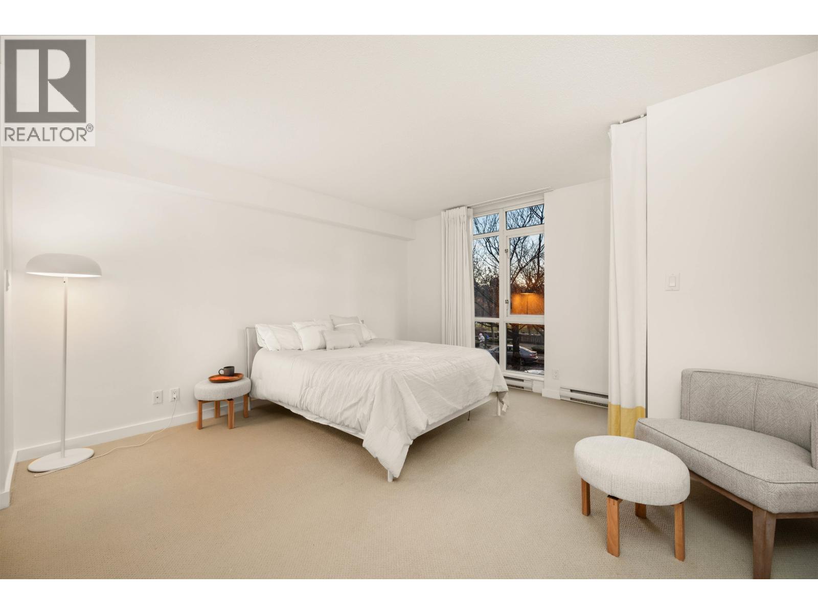 595 BEACH CRESCENT, Vancouver
