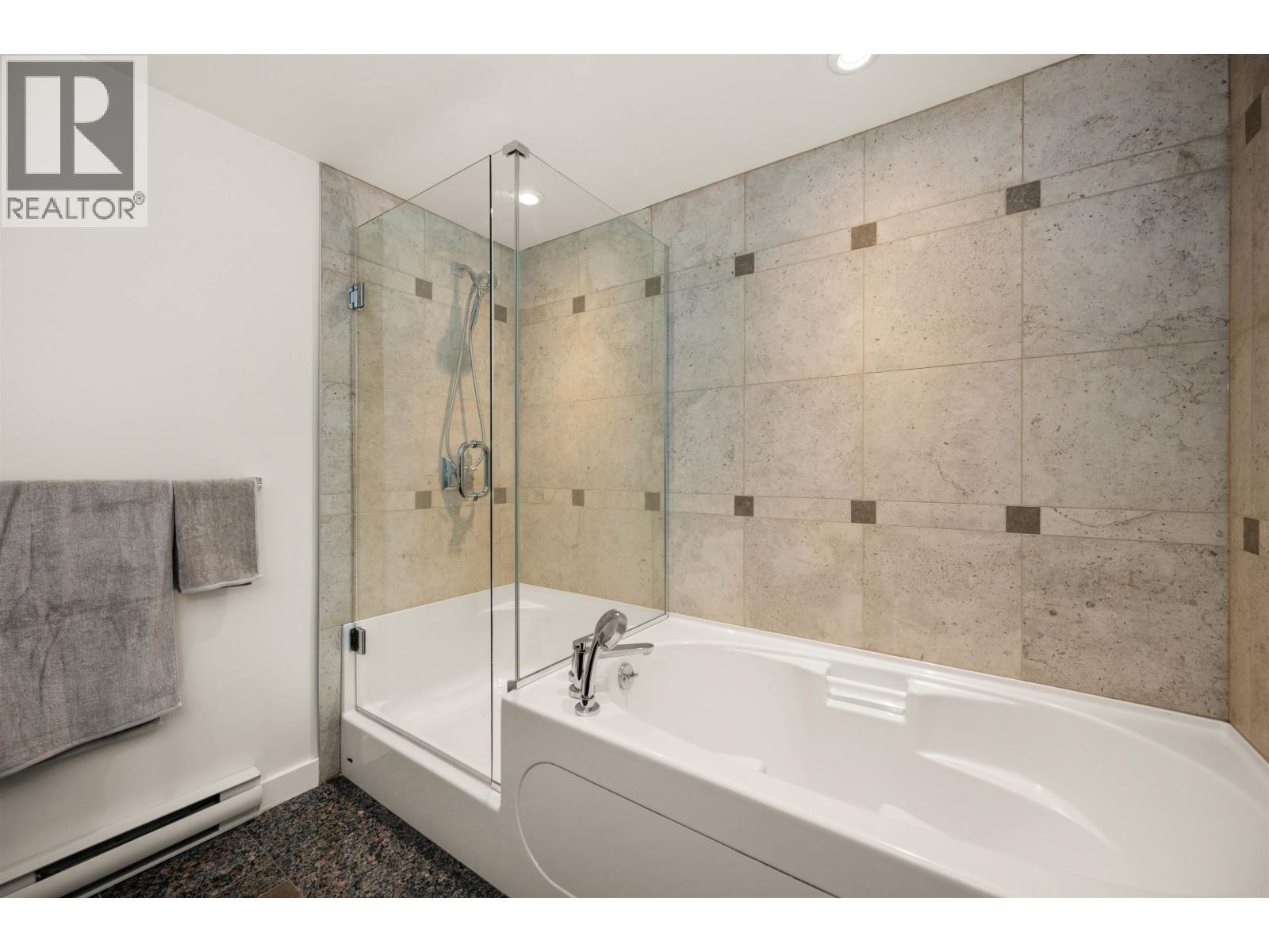 595 BEACH CRESCENT, Vancouver