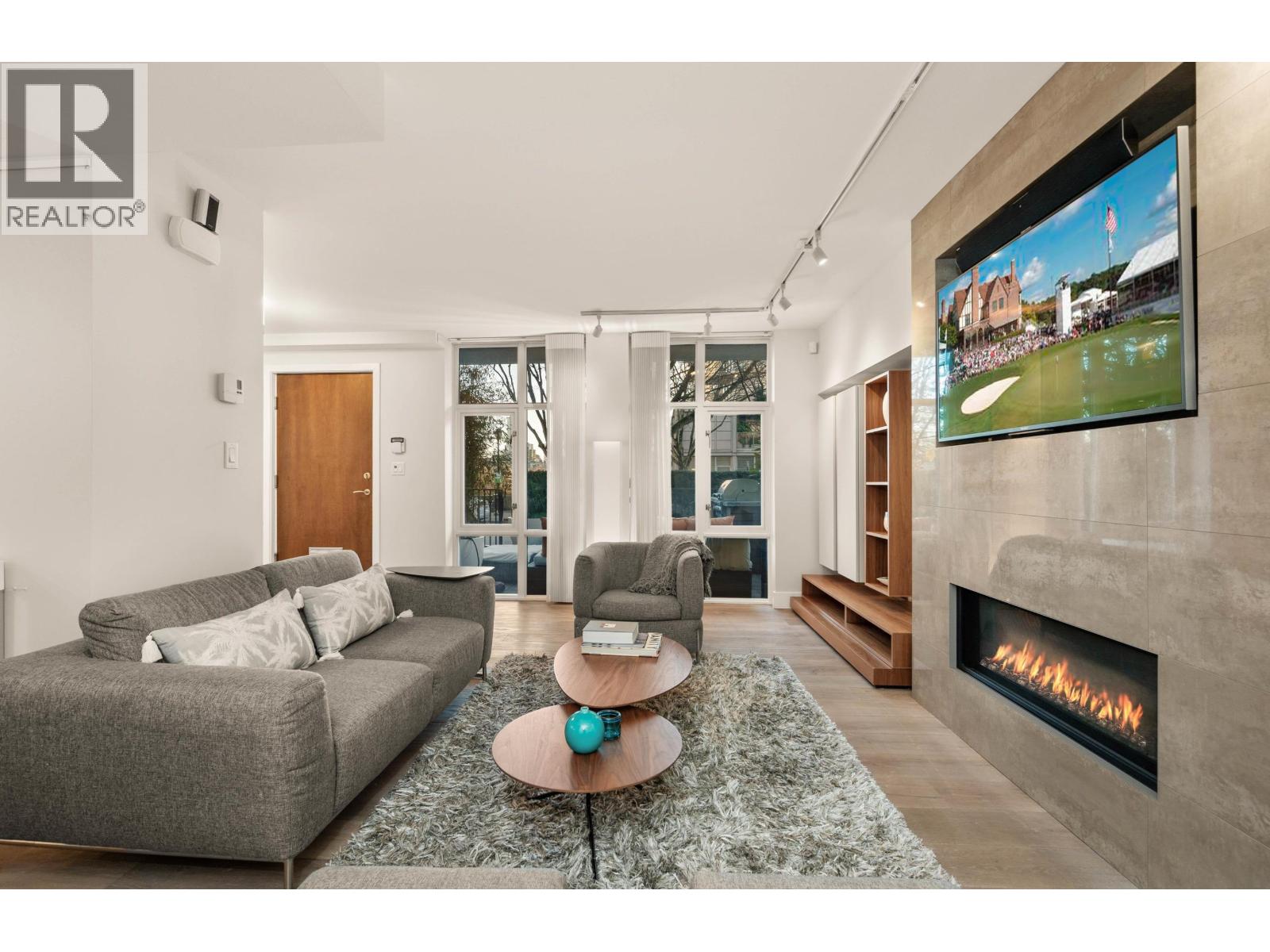 595 BEACH CRESCENT, Vancouver