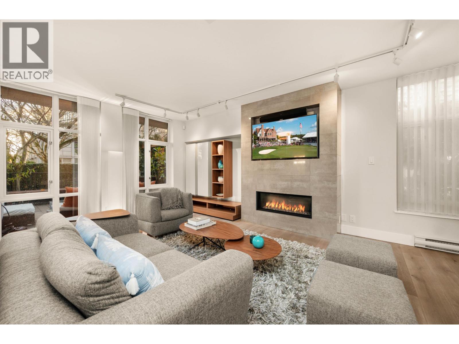 595 BEACH CRESCENT, Vancouver