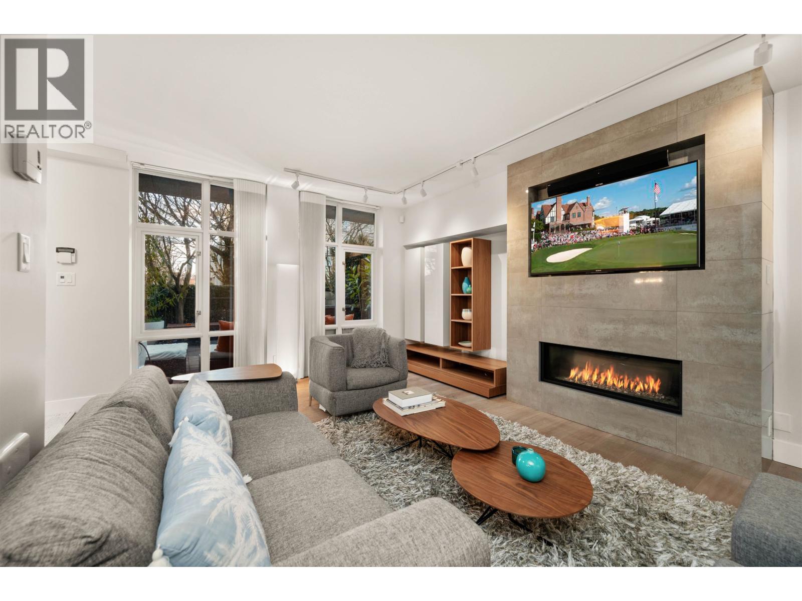 595 BEACH CRESCENT, Vancouver