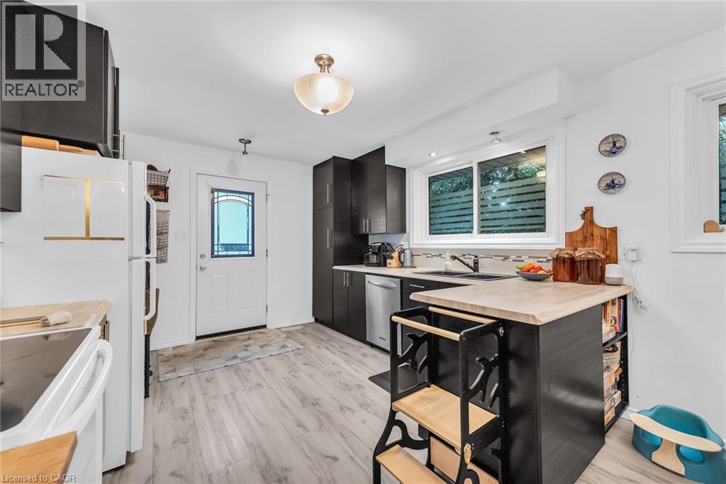 5 BURRWOOD Drive - 12