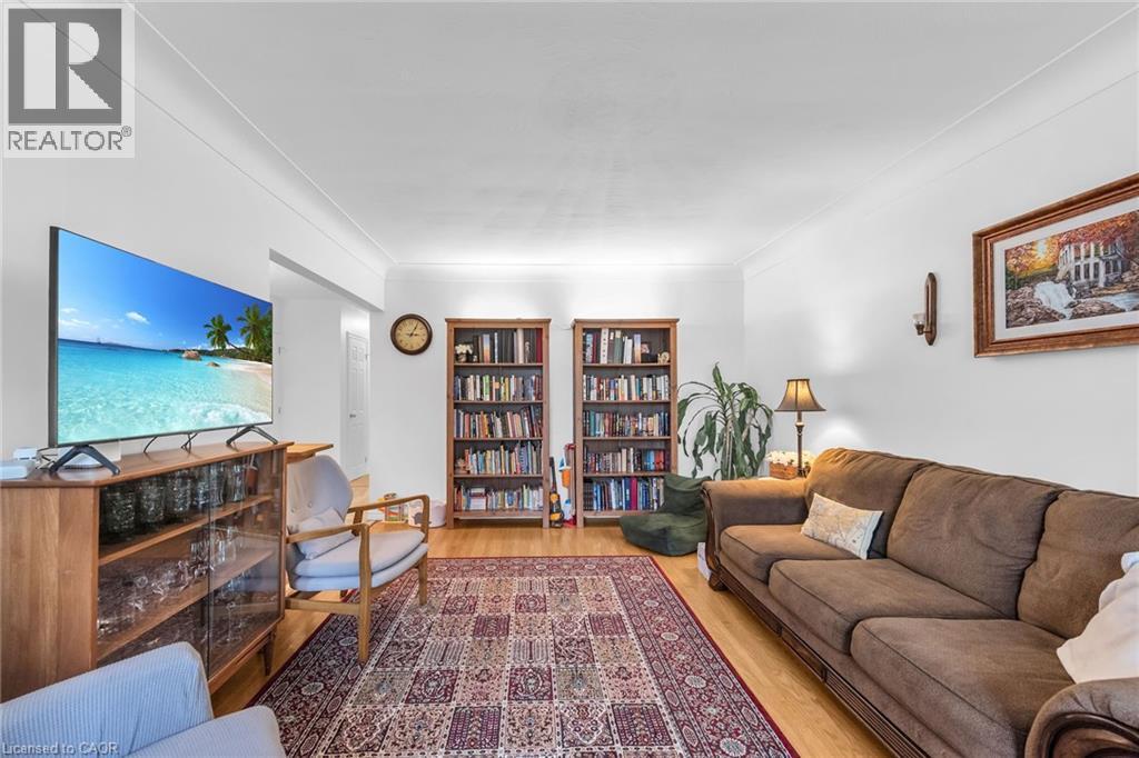 5 BURRWOOD Drive — photo 20