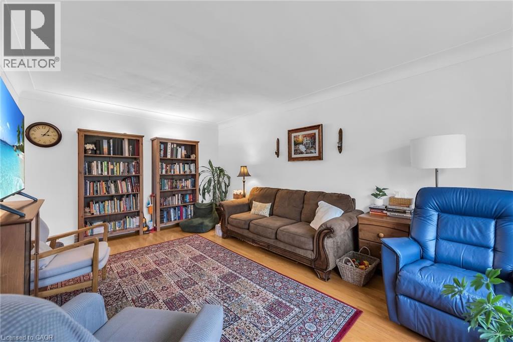 5 BURRWOOD Drive — photo 21