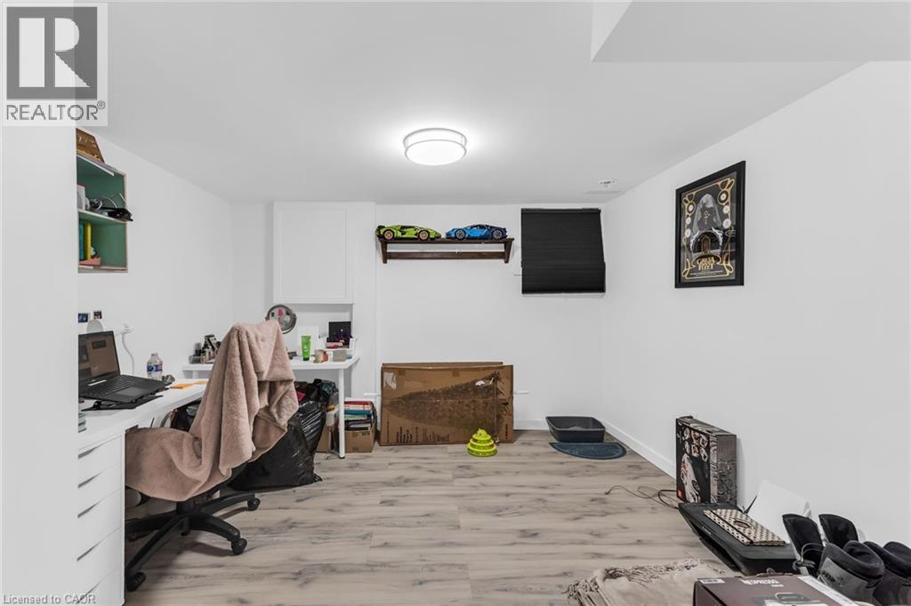 5 BURRWOOD Drive — photo 32