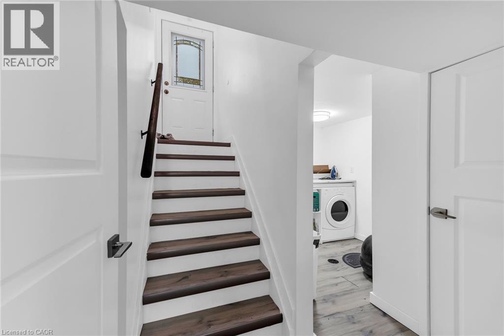 5 BURRWOOD Drive — photo 34
