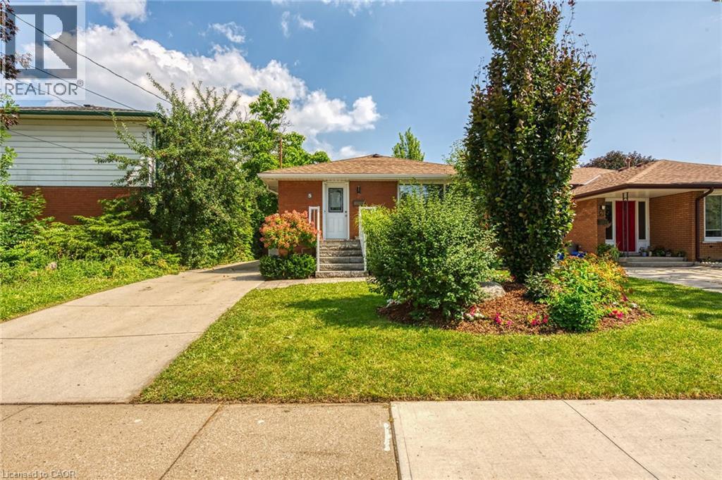 5 BURRWOOD Drive — photo 8