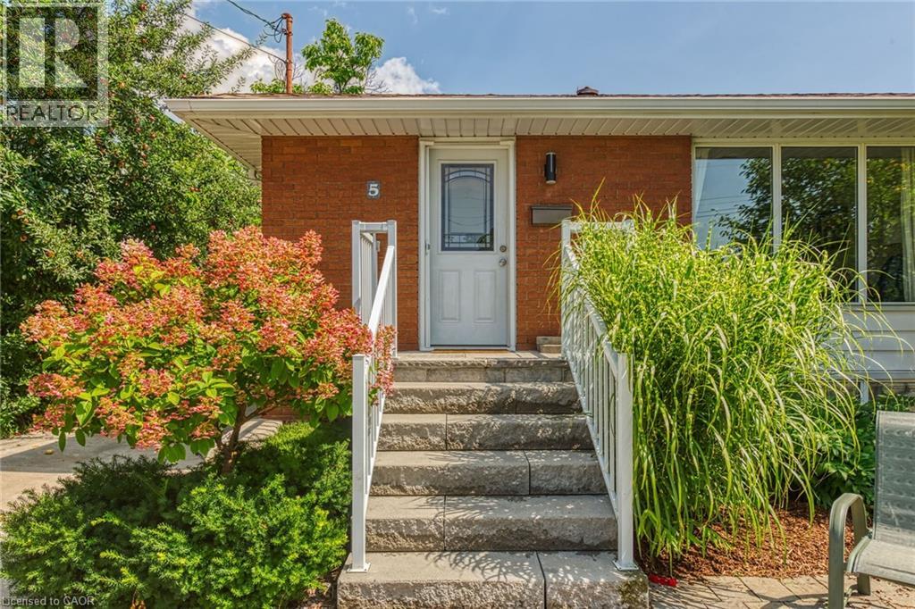 5 BURRWOOD Drive — photo 9