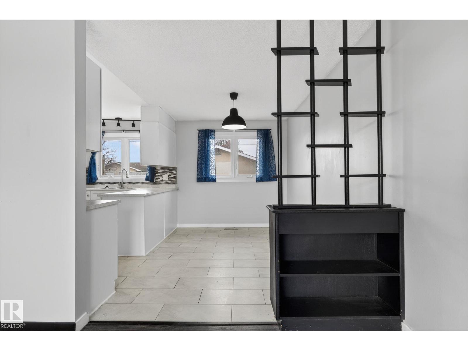 12404 50 ST NW NW, Edmonton