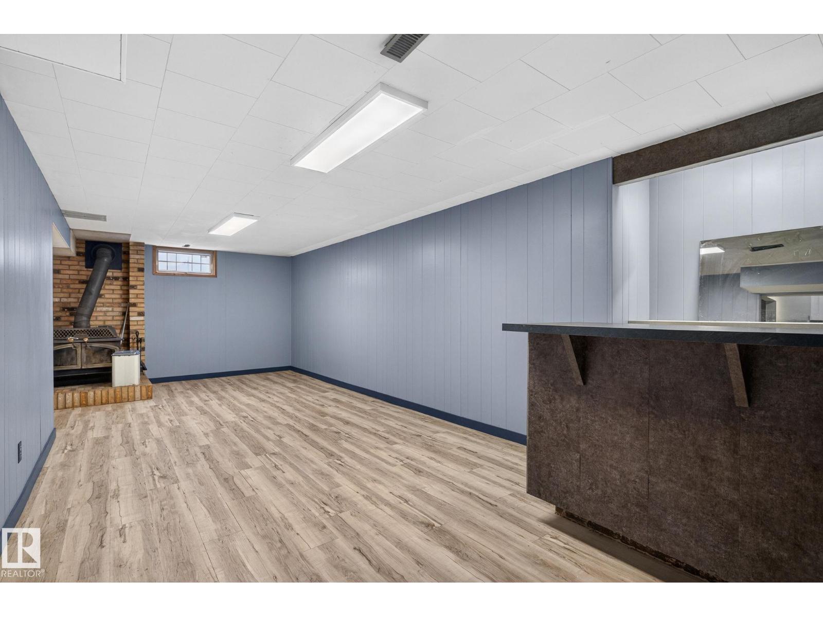 12404 50 ST NW NW, Edmonton