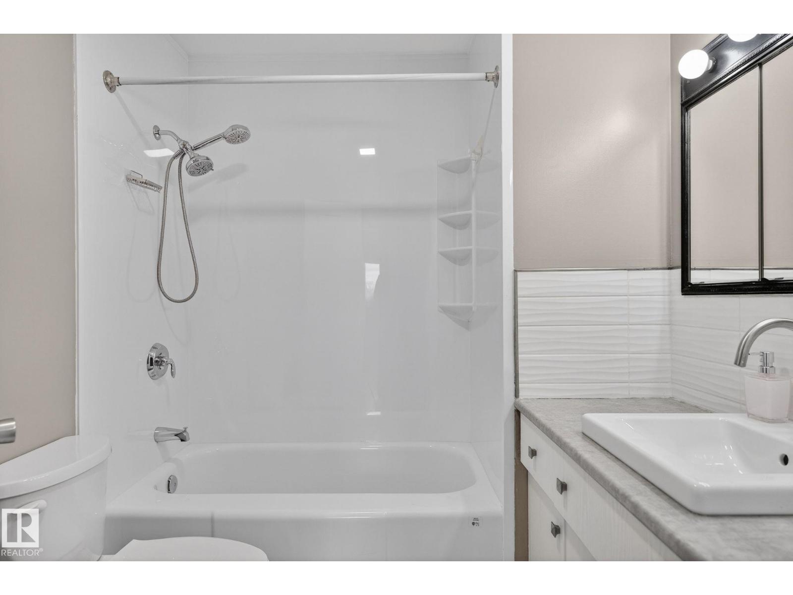 12404 50 ST NW NW, Edmonton