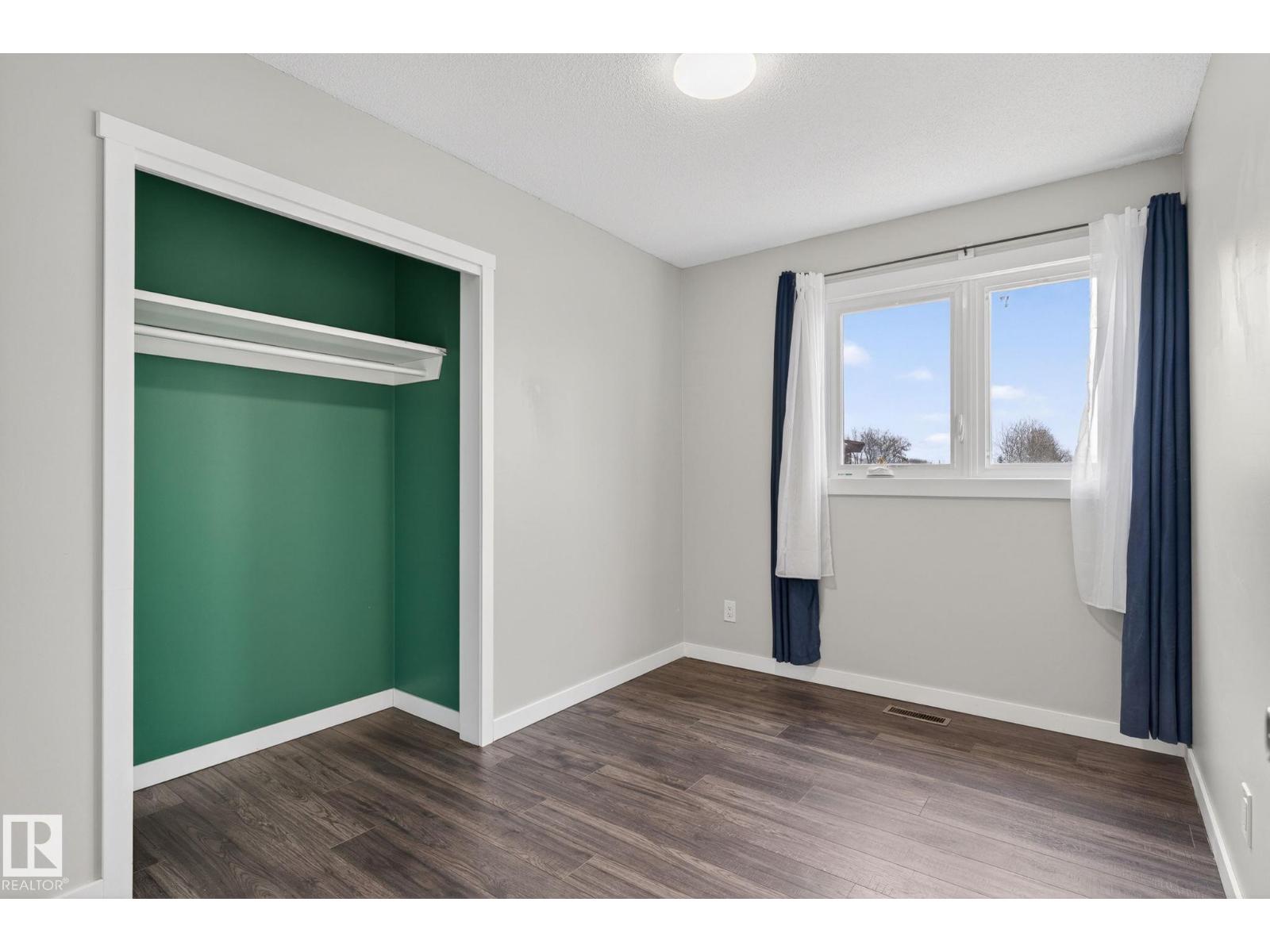 12404 50 ST NW NW, Edmonton