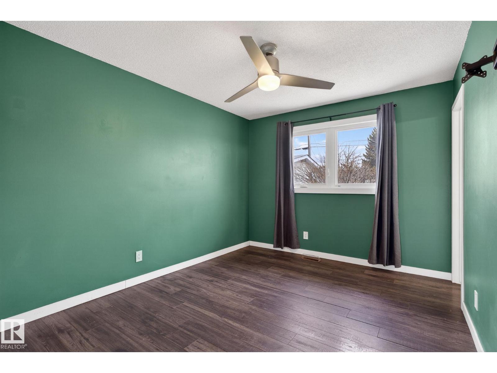 12404 50 ST NW NW, Edmonton