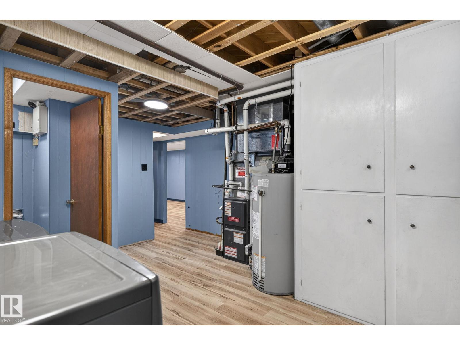 12404 50 ST NW NW, Edmonton