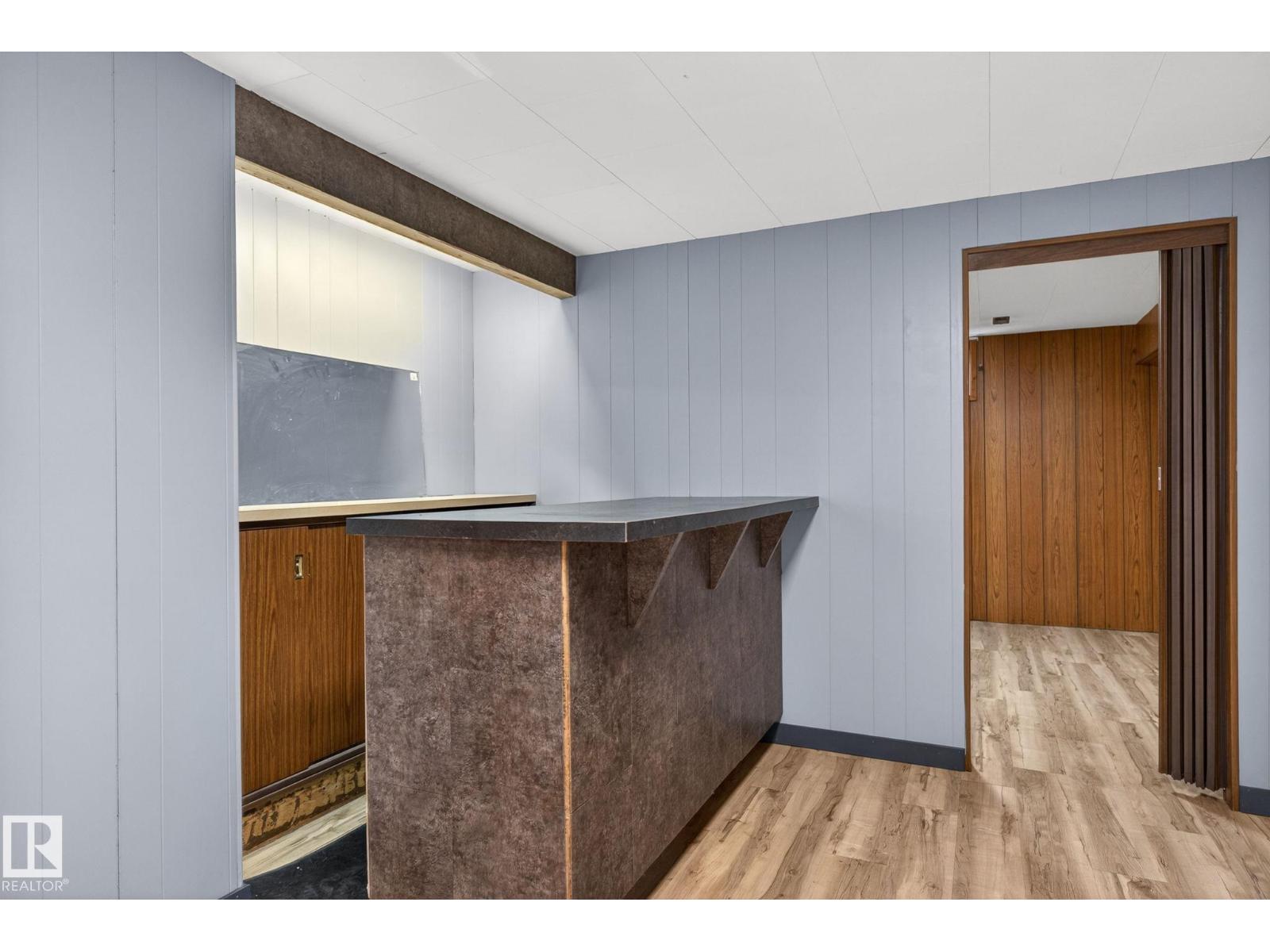 12404 50 ST NW NW, Edmonton