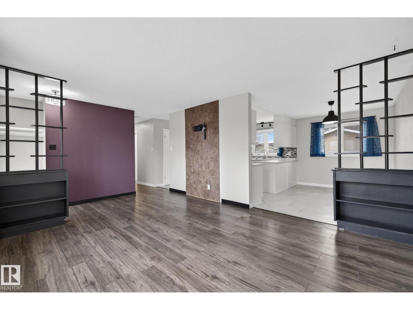 12404 50 ST NW NW, Edmonton