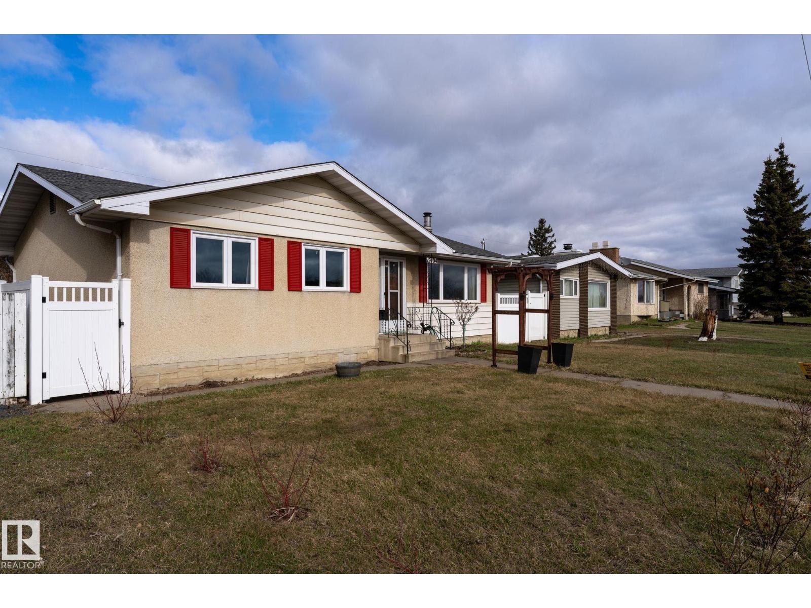 12404 50 ST NW NW, Edmonton