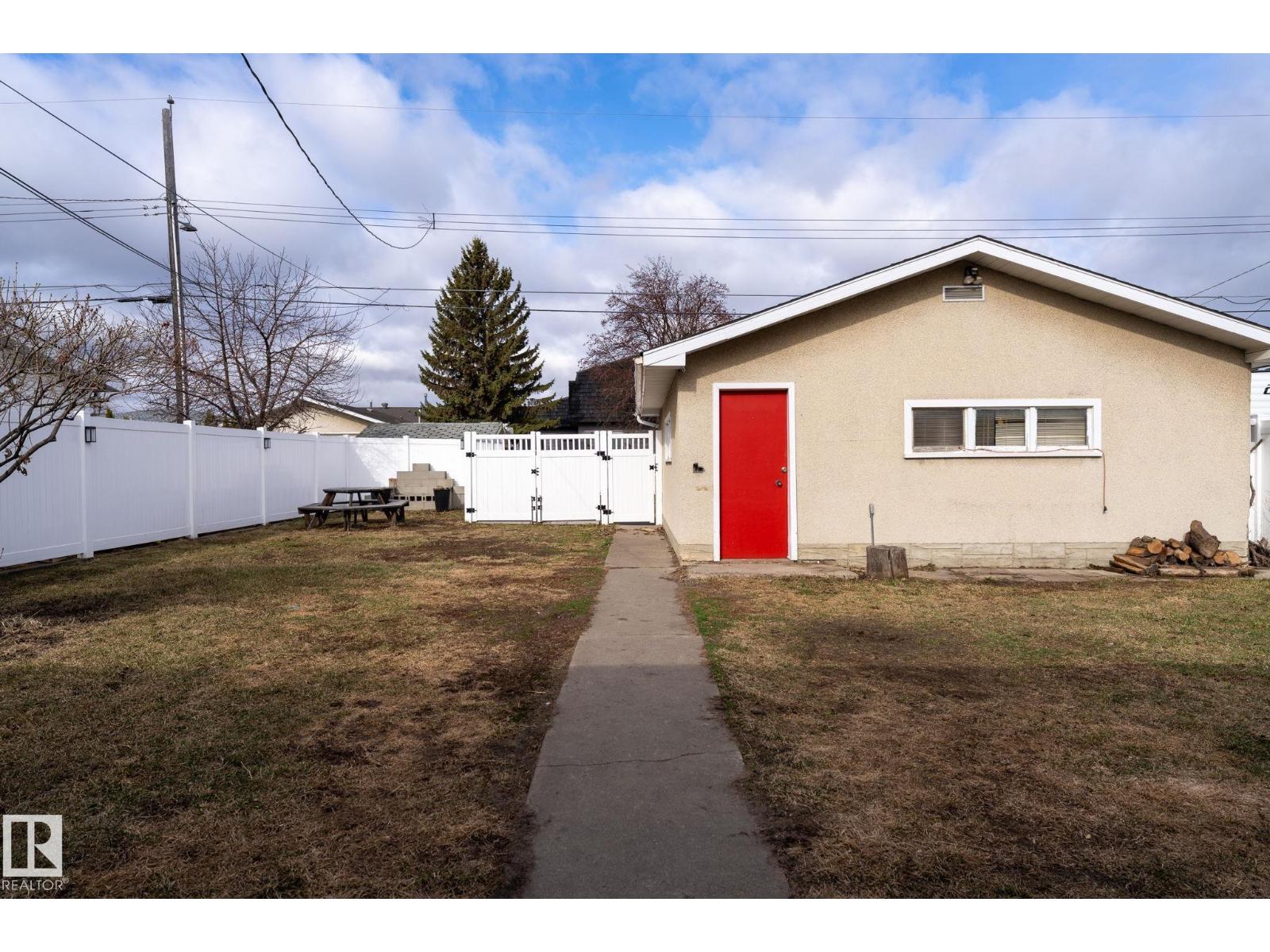 12404 50 ST NW NW, Edmonton