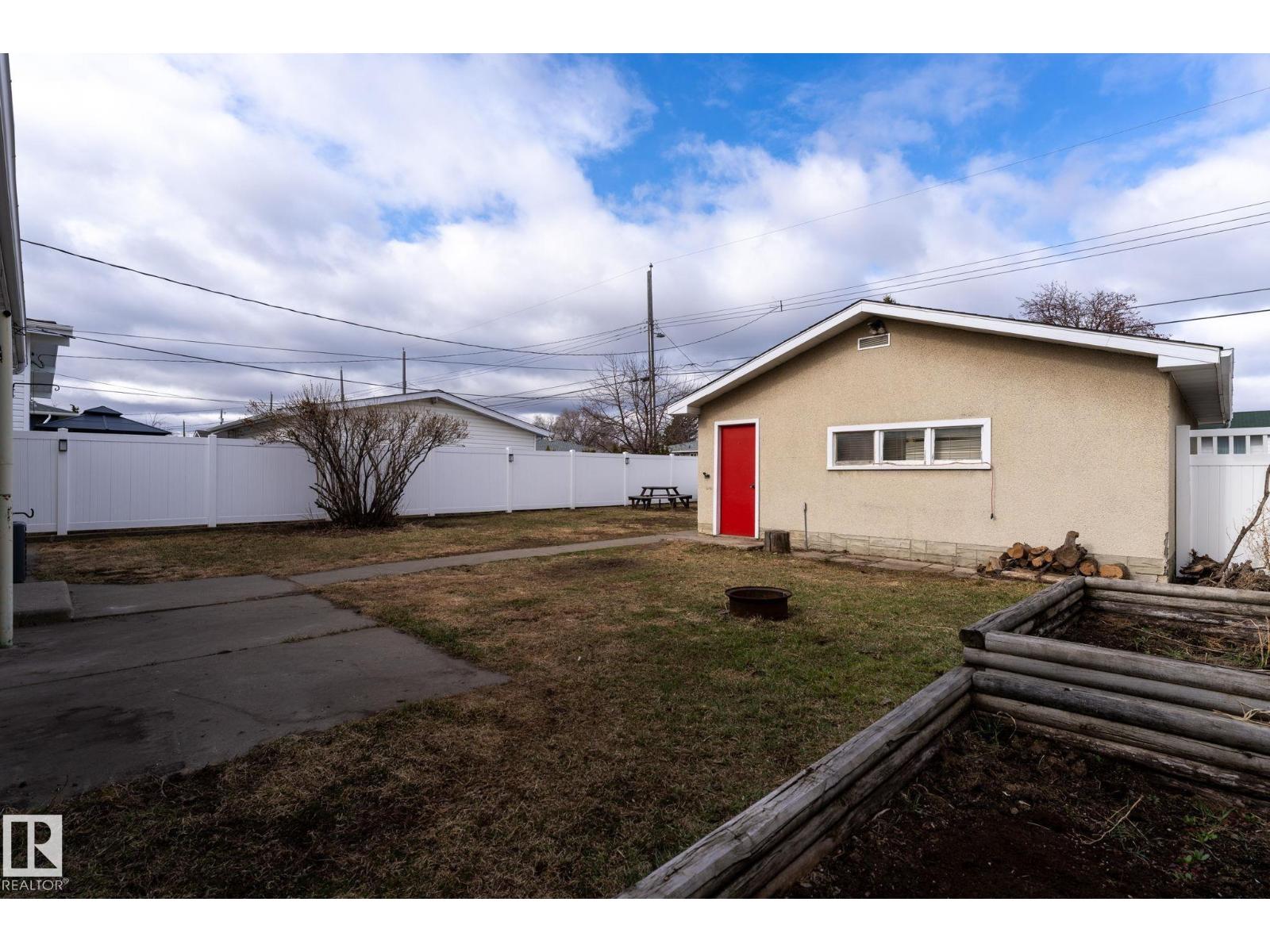 12404 50 ST NW NW, Edmonton