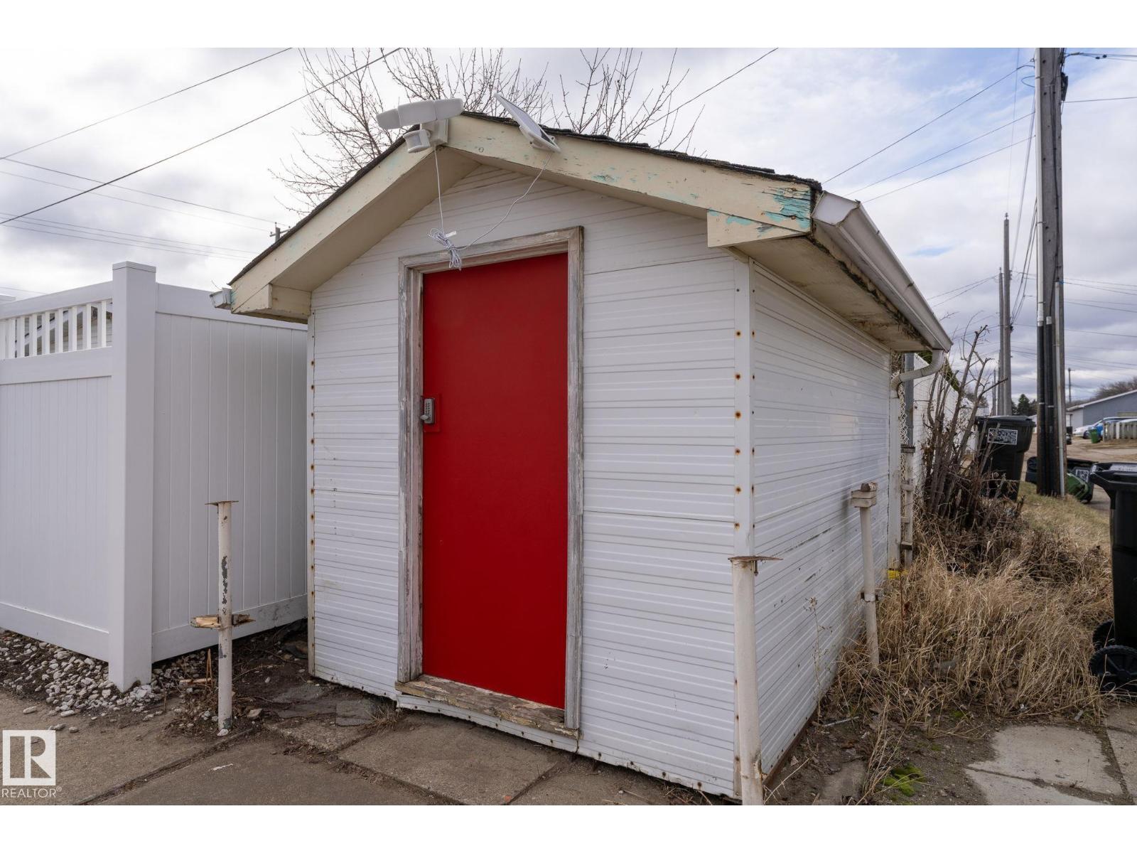 12404 50 ST NW NW, Edmonton