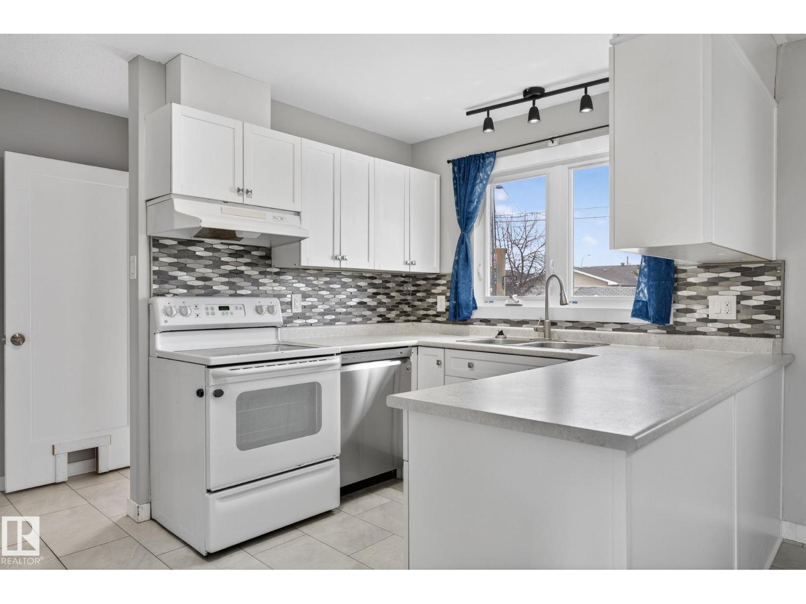 12404 50 ST NW NW, Edmonton