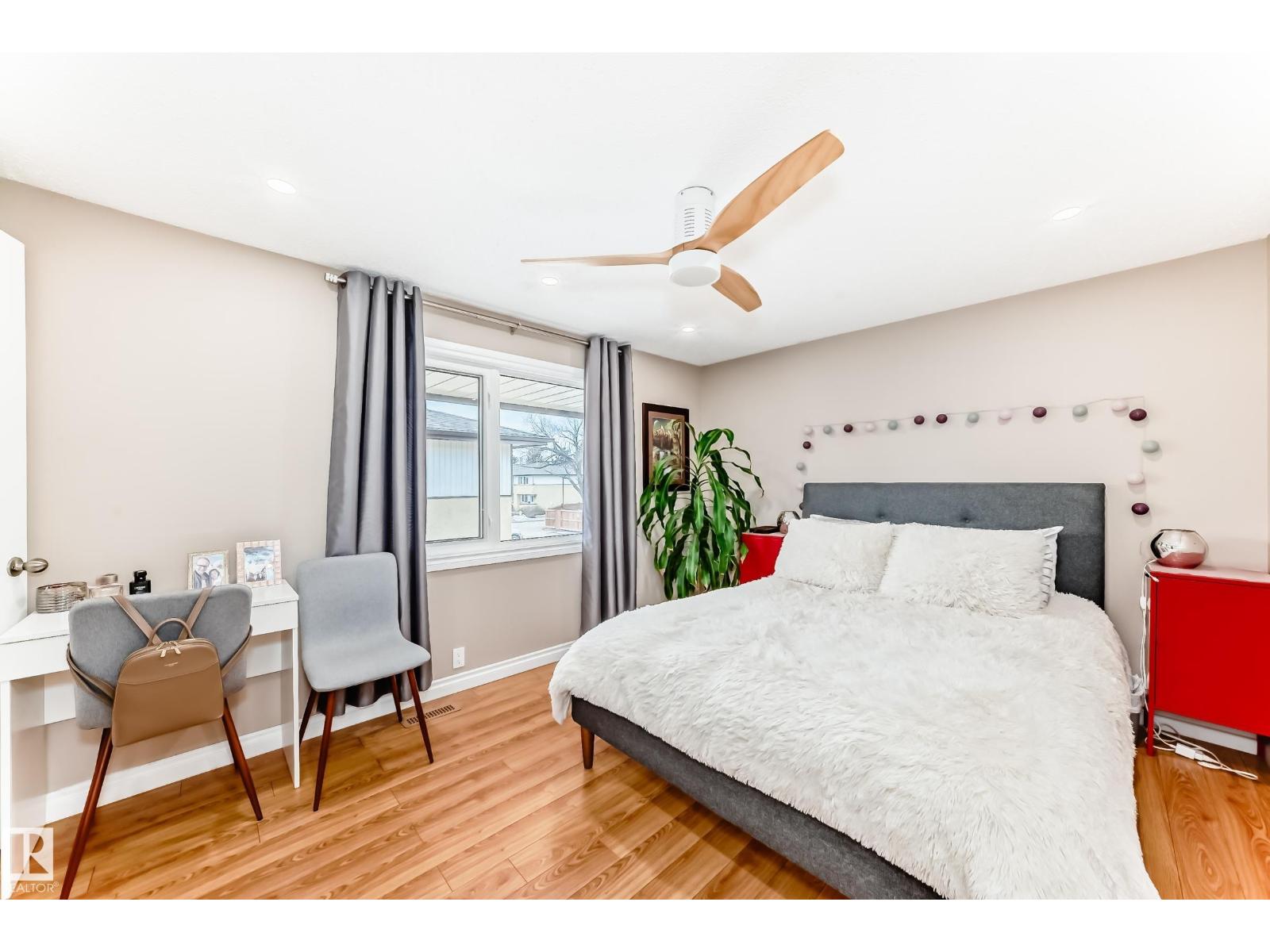 3207 139 AV NW, Edmonton