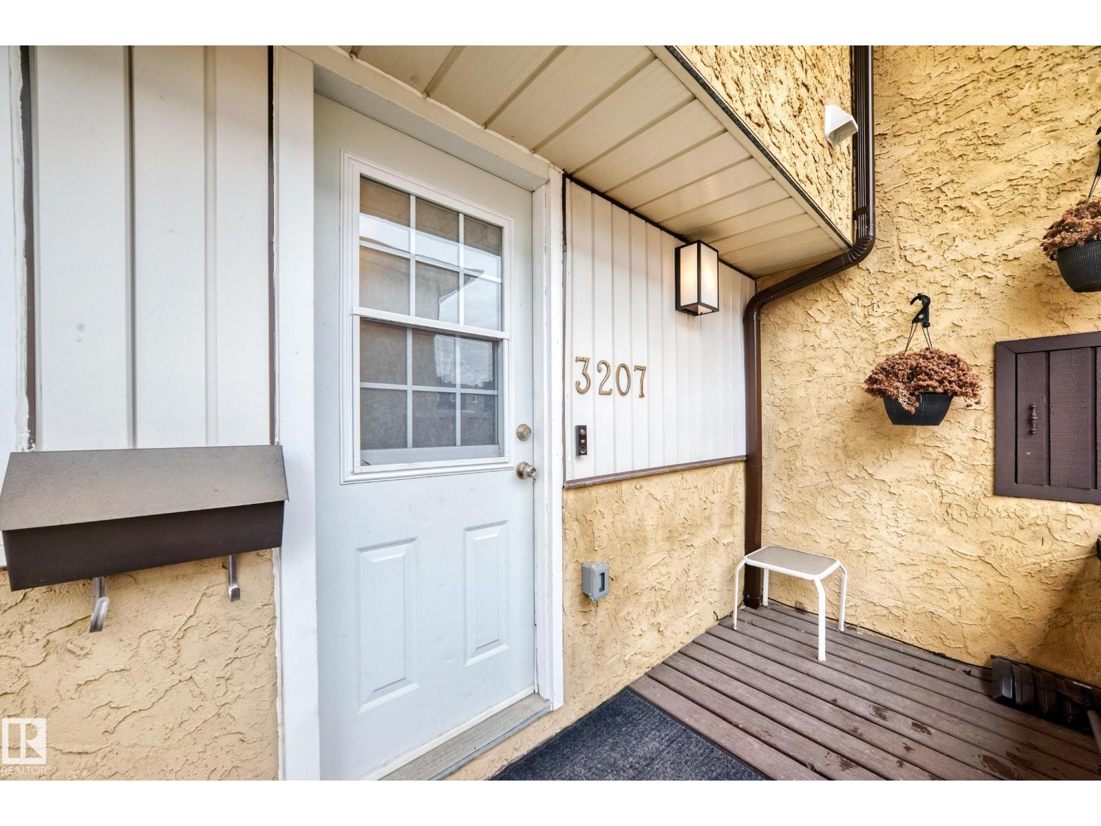 3207 139 AV NW, Edmonton