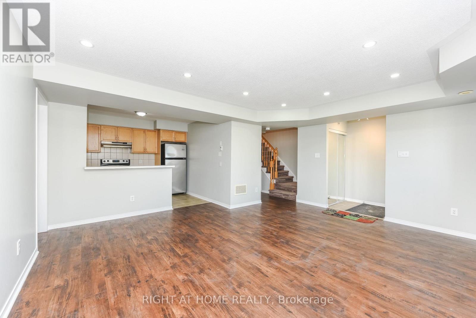 #124 5035 OSCAR PETERSON BOULEVARD - 10