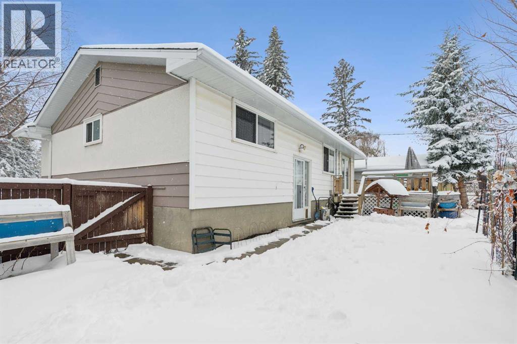 12 Westwood Crescent SW — photo 25