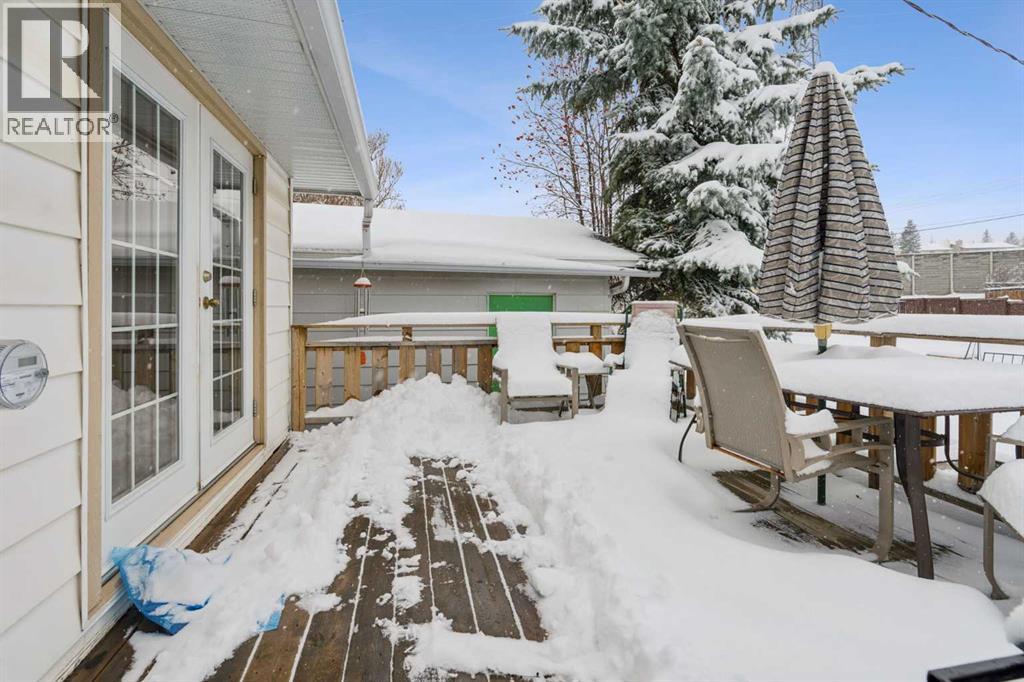 12 Westwood Crescent SW — photo 26